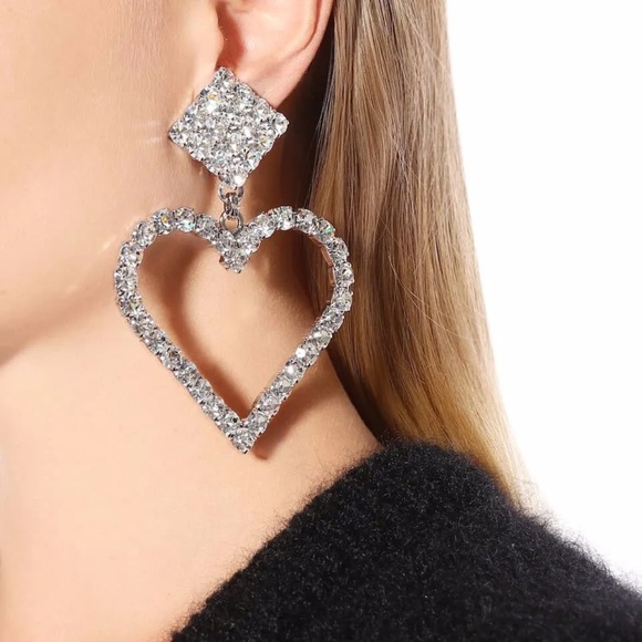 Alessandra Rich Heart Earrings Clip-Ons - Picture 1 of 4